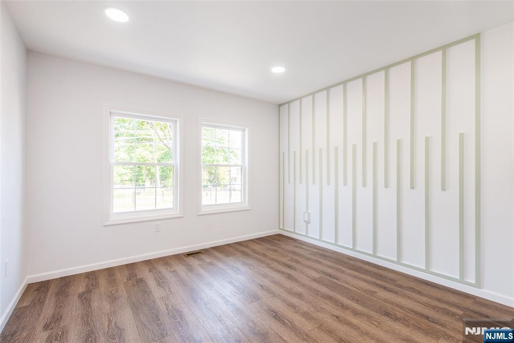 26030576 Property Photo 16