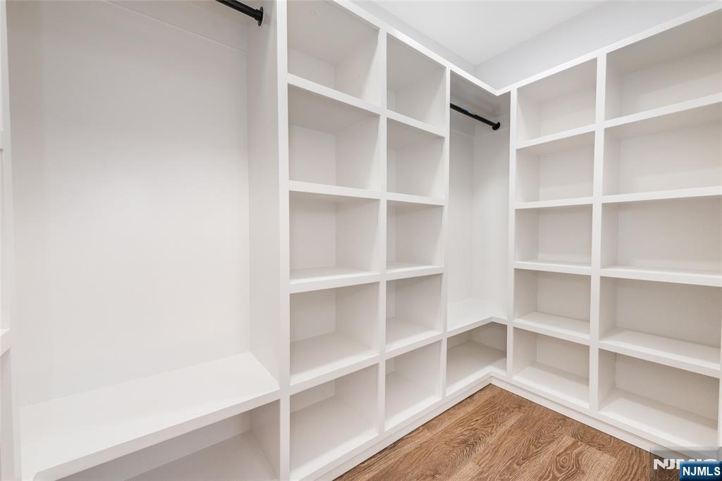 26030576 Property Photo 18