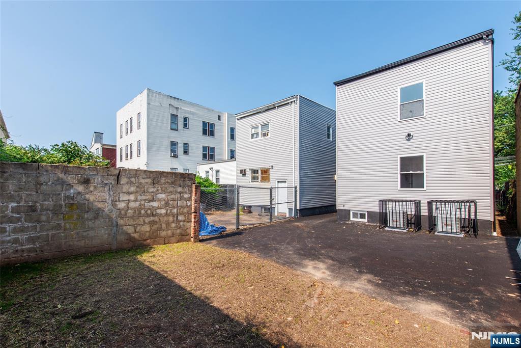 26030576 Property Photo 20