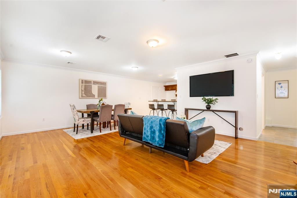 26030641 Property Photo 5