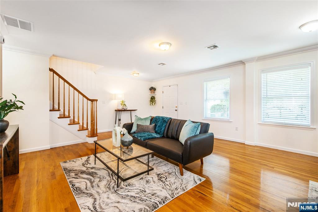 26030641 Property Photo 6
