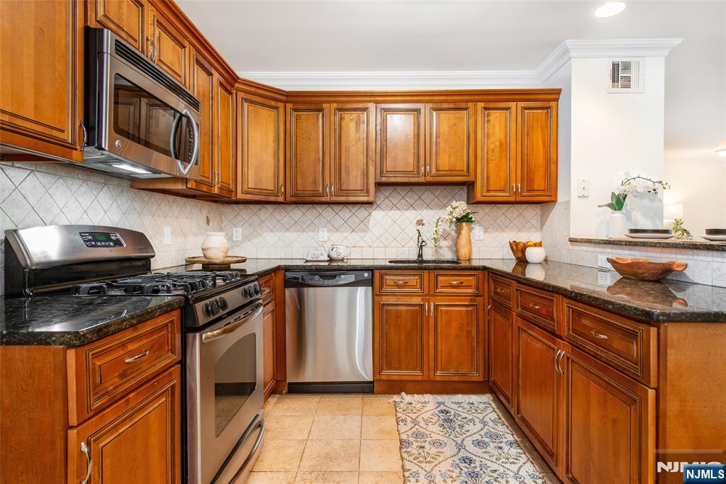 26030641 Property Photo 8