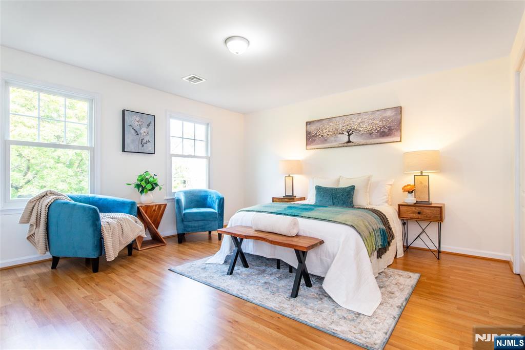 26030641 Property Photo 10