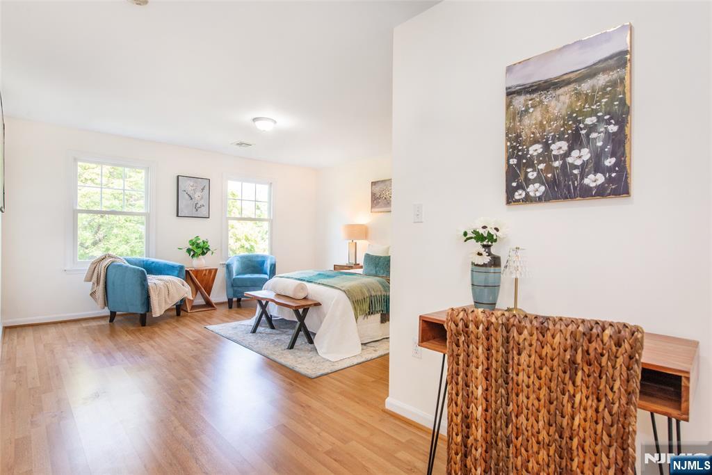 26030641 Property Photo 12