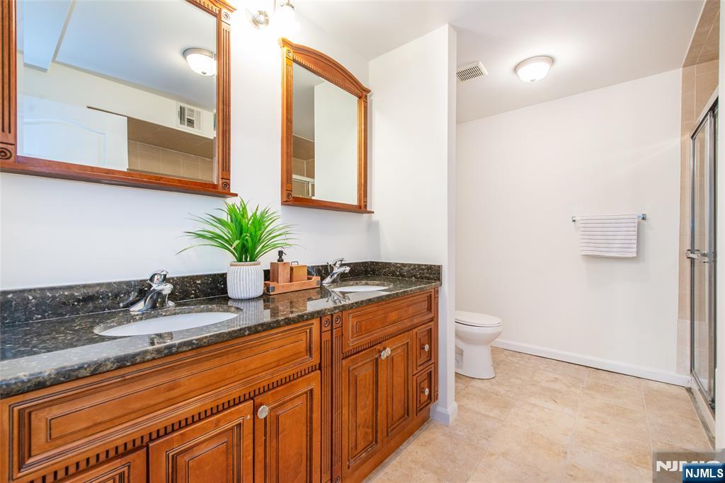 26030641 Property Photo 13