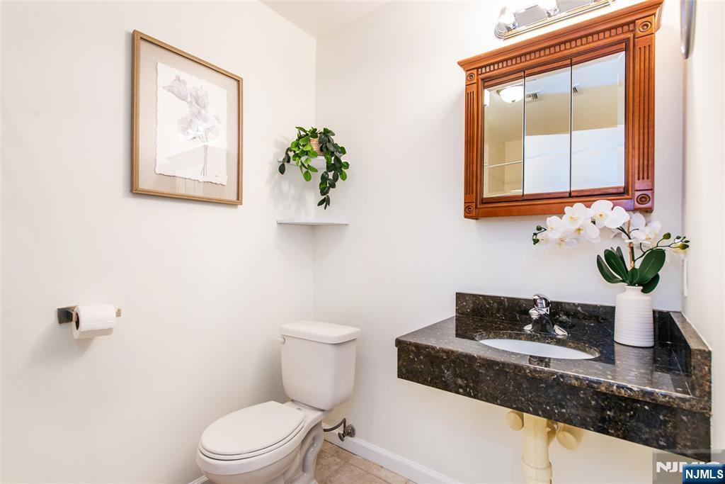 26030641 Property Photo 15