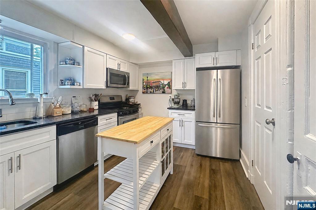 2 Hillside Avenue Property Photo 13