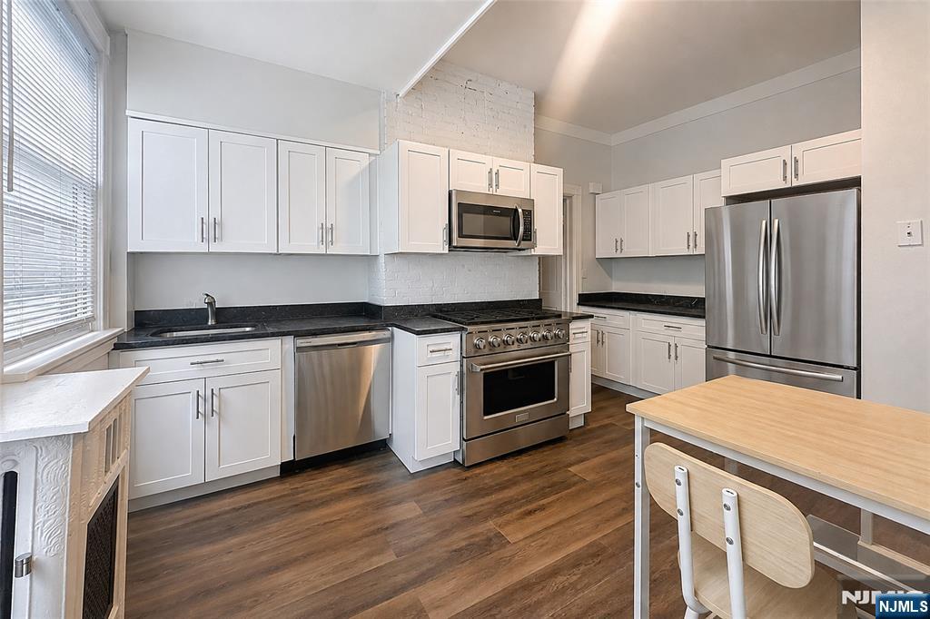 2 Hillside Avenue Property Photo 21