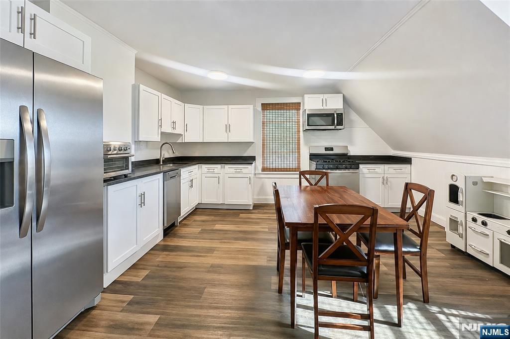 2 Hillside Avenue Property Photo 34