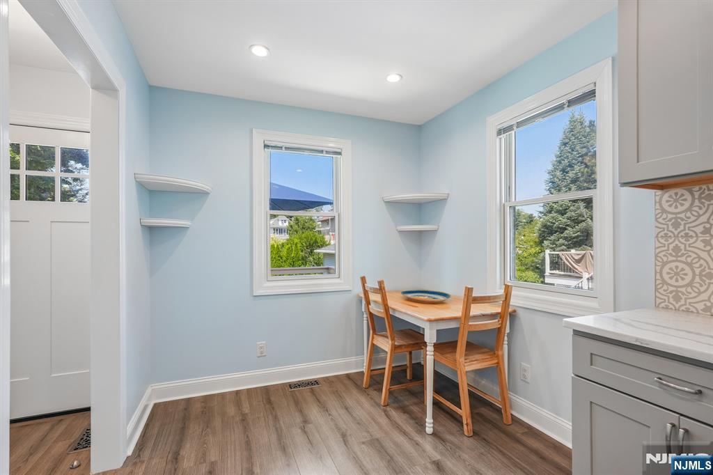 465 Oak Avenue Property Photo 4