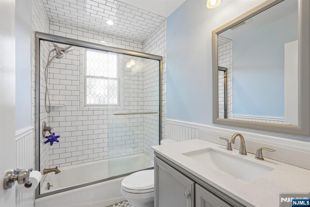 465 Oak Avenue Property Photo 8