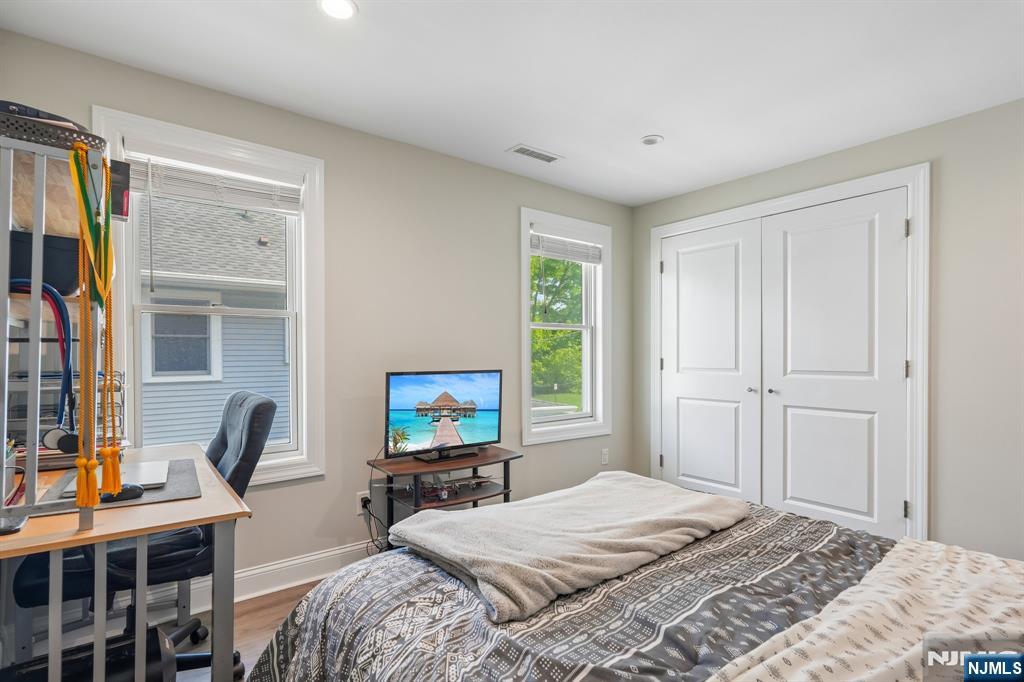 465 Oak Avenue Property Photo 16