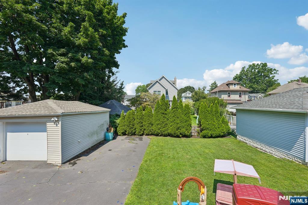 465 Oak Avenue Property Photo 23