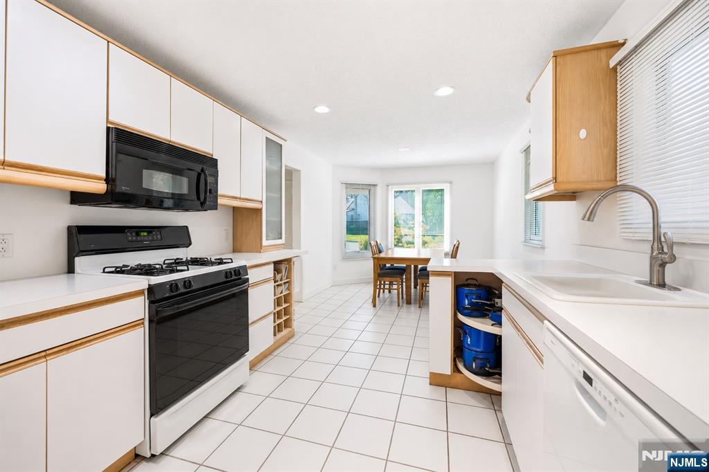 374 French Court Property Photo 8