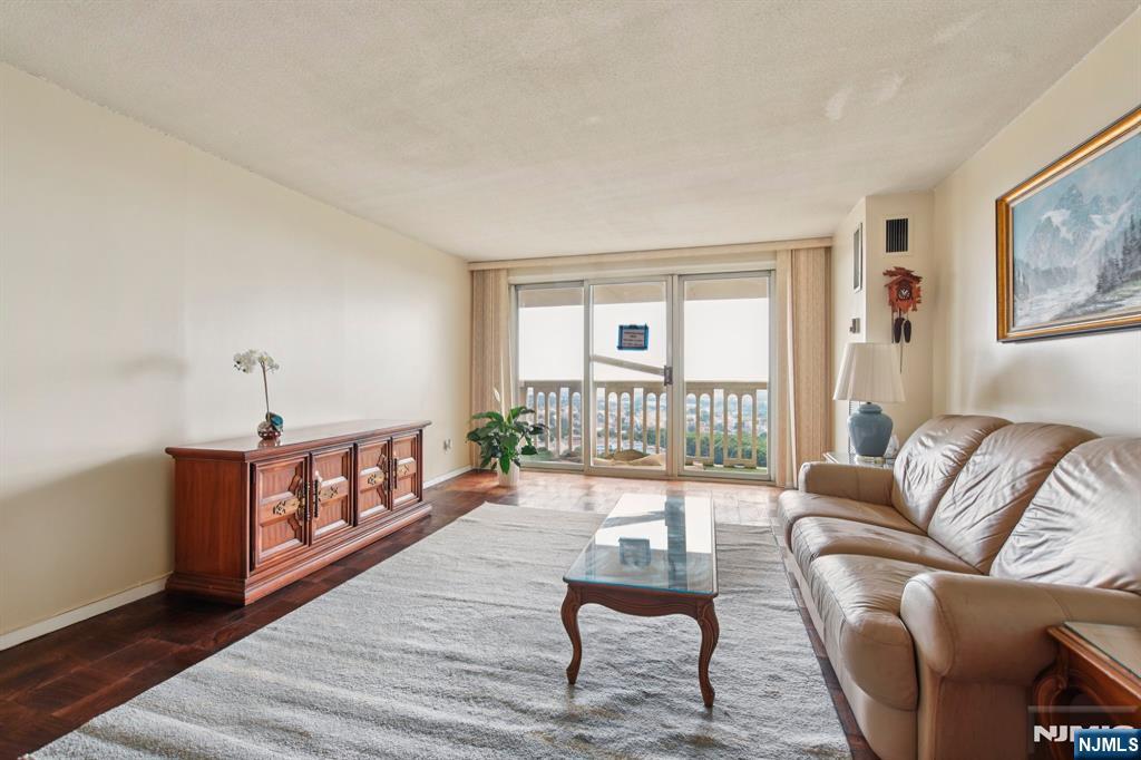 555 North Avenue 25k Property Photo 5