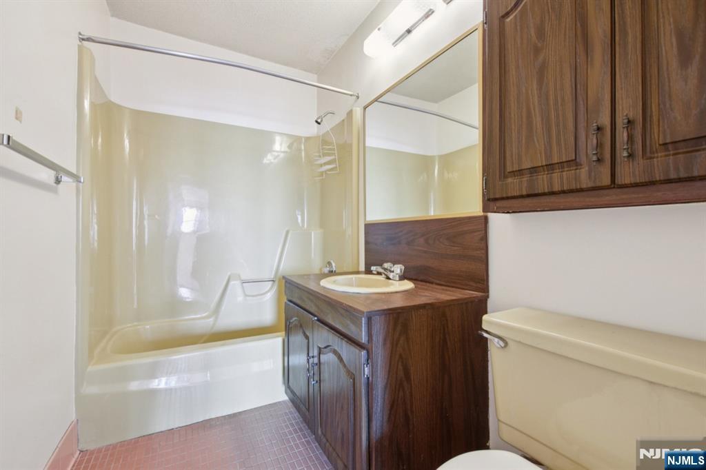 555 North Avenue 25k Property Photo 16