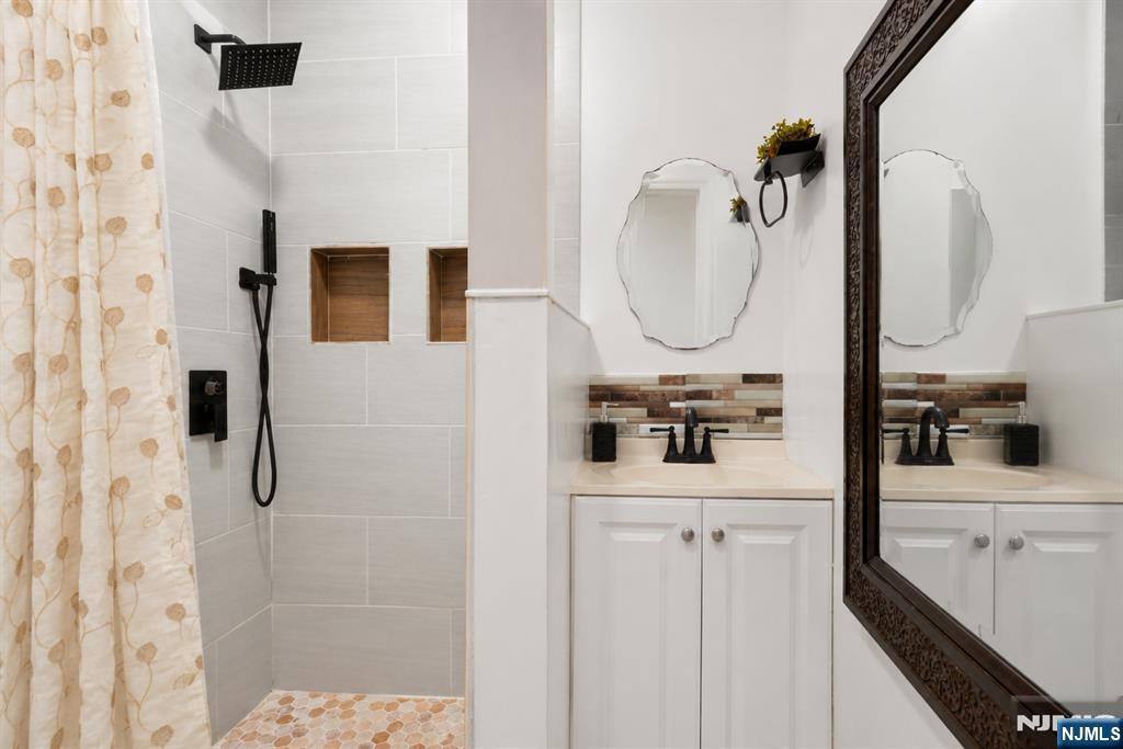 368 Howe Avenue Property Photo 5