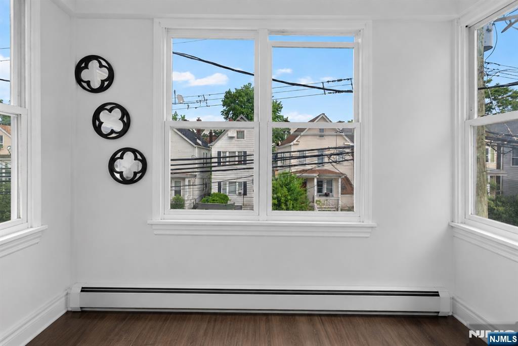 368 Howe Avenue Property Photo 6