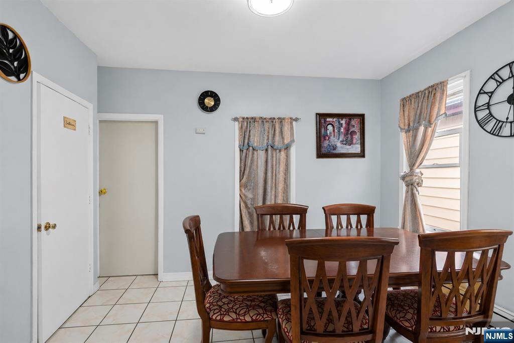 368 Howe Avenue Property Photo 7