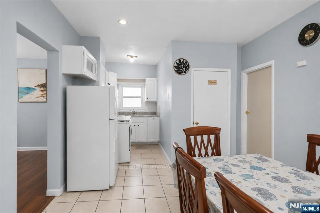 368 Howe Avenue Property Photo 8