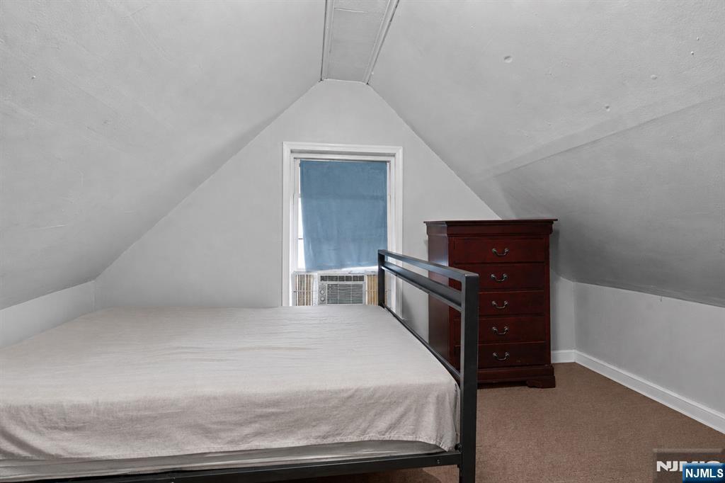 368 Howe Avenue Property Photo 11