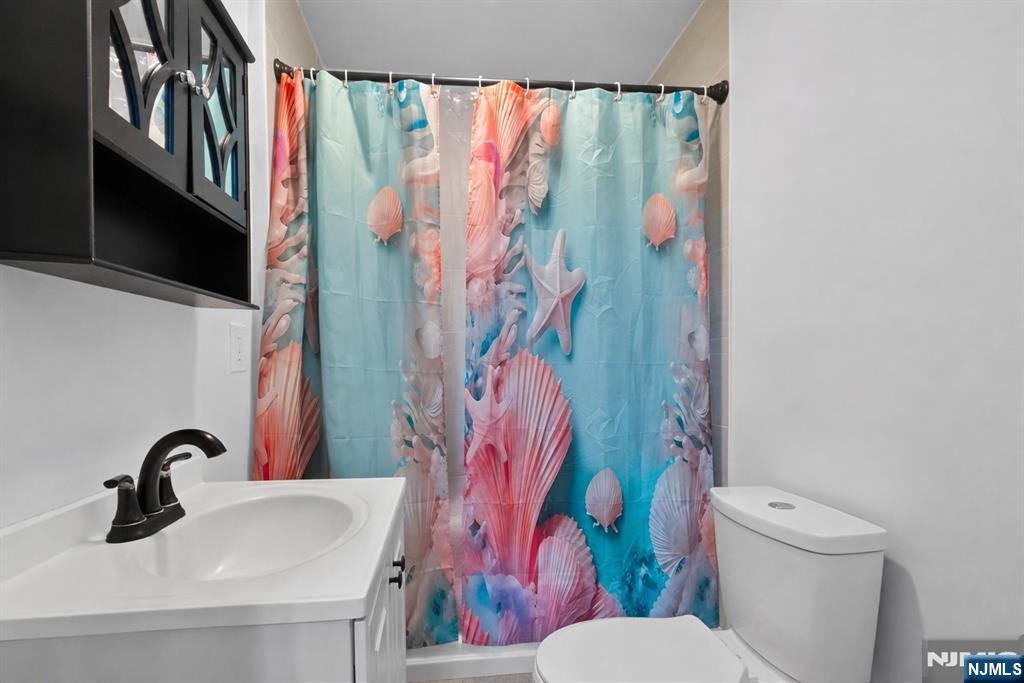 368 Howe Avenue Property Photo 13