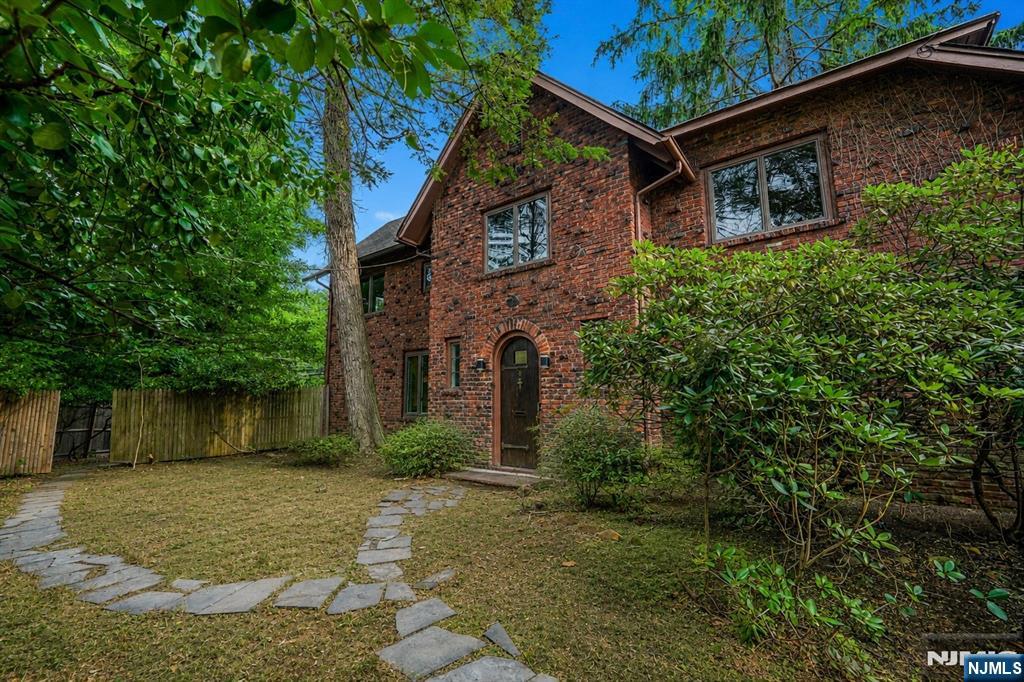 8 Harriot Avenue Property Photo 30