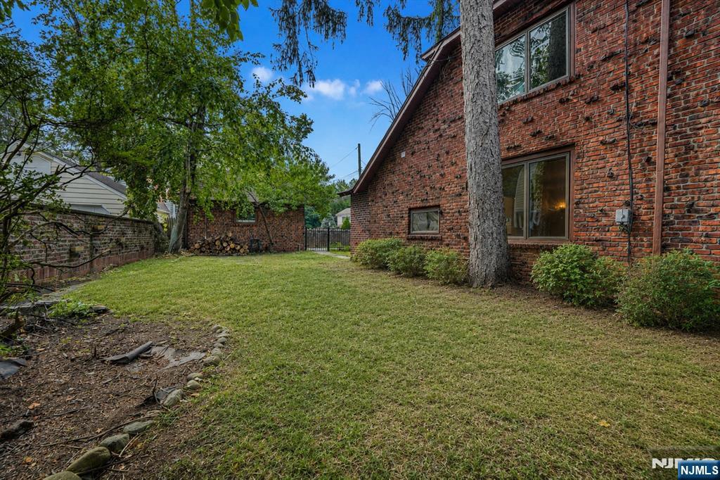 8 Harriot Avenue Property Photo 32
