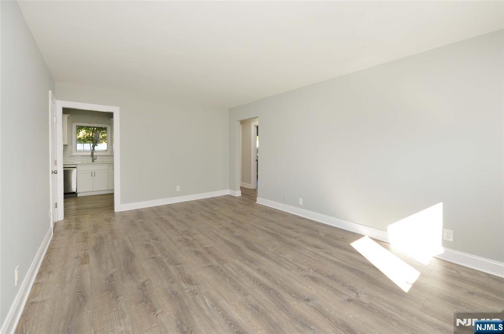260 Oak Street A3 Property Photo 4