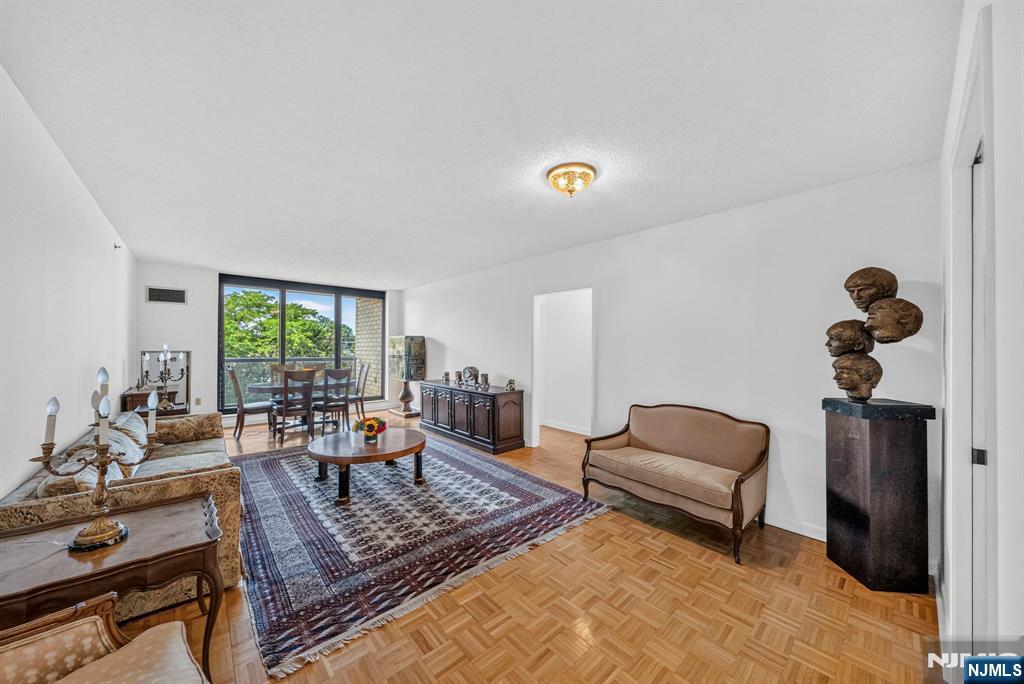 900 Palisade Avenue 3d Property Photo 4