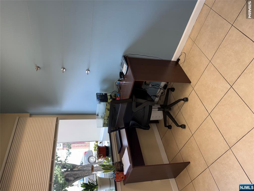 61 N Washington Avenue Property Photo 6