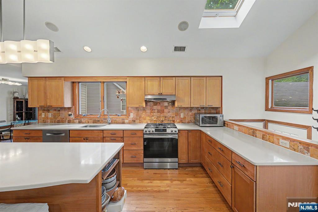 26 Cedar Street Property Photo 16