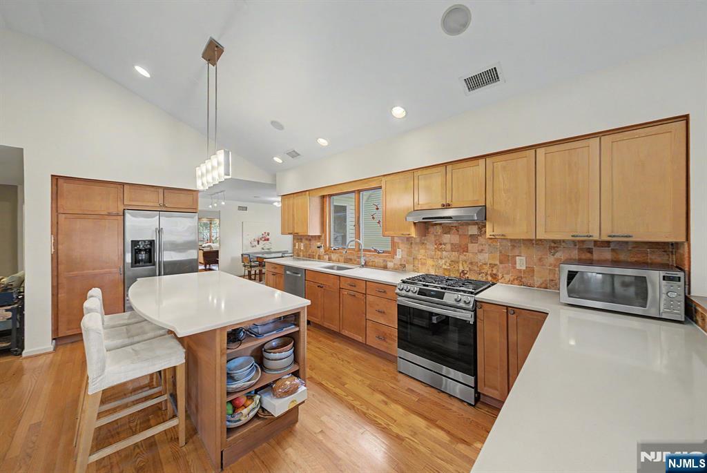 26 Cedar Street Property Photo 18