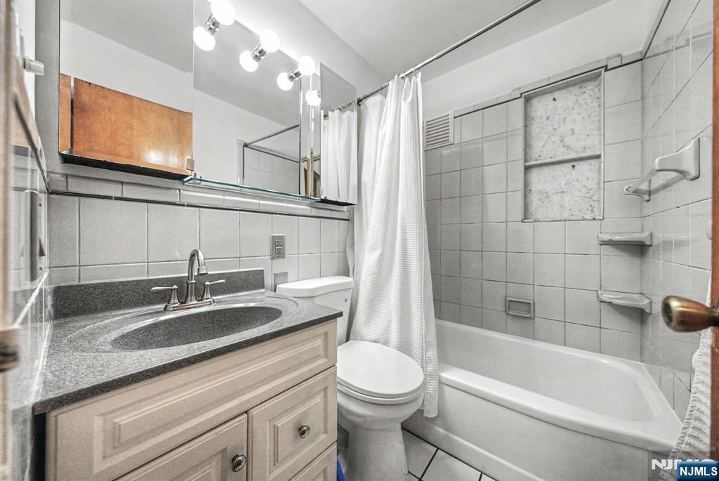 26 Cedar Street Property Photo 28