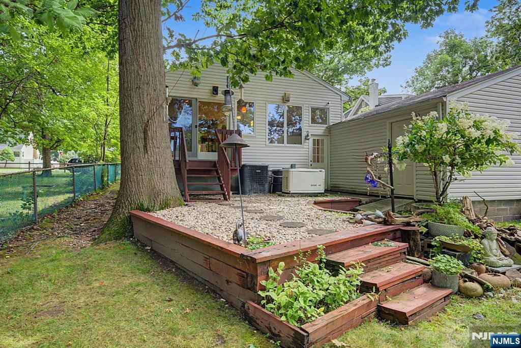 26 Cedar Street Property Photo 45