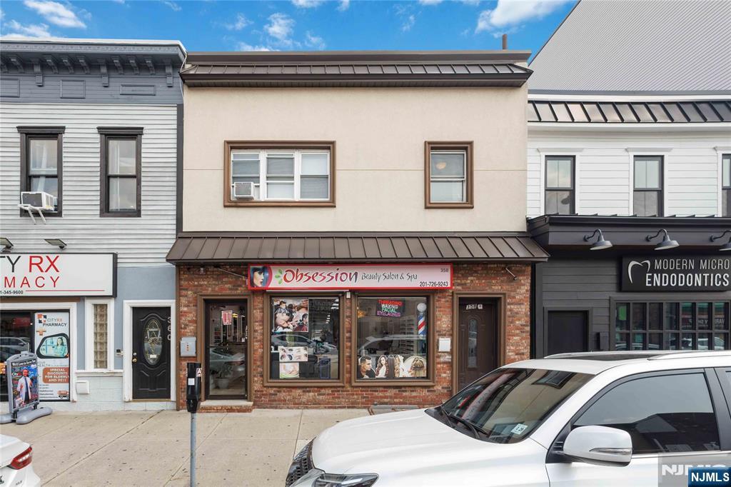 358 Broadway Property Photo 4