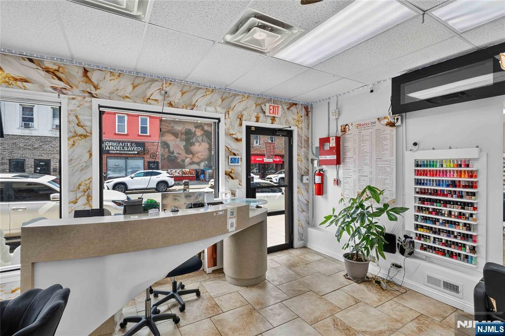 358 Broadway Property Photo 9