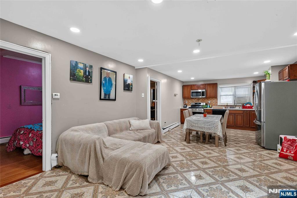 358 Broadway Property Photo 11