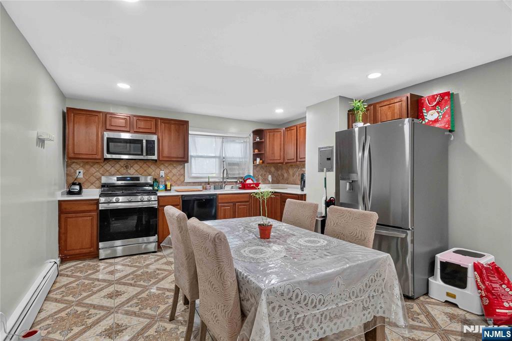 358 Broadway Property Photo 14