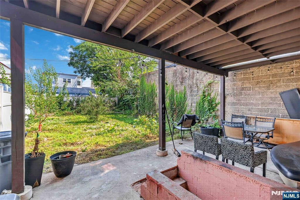 358 Broadway Property Photo 26