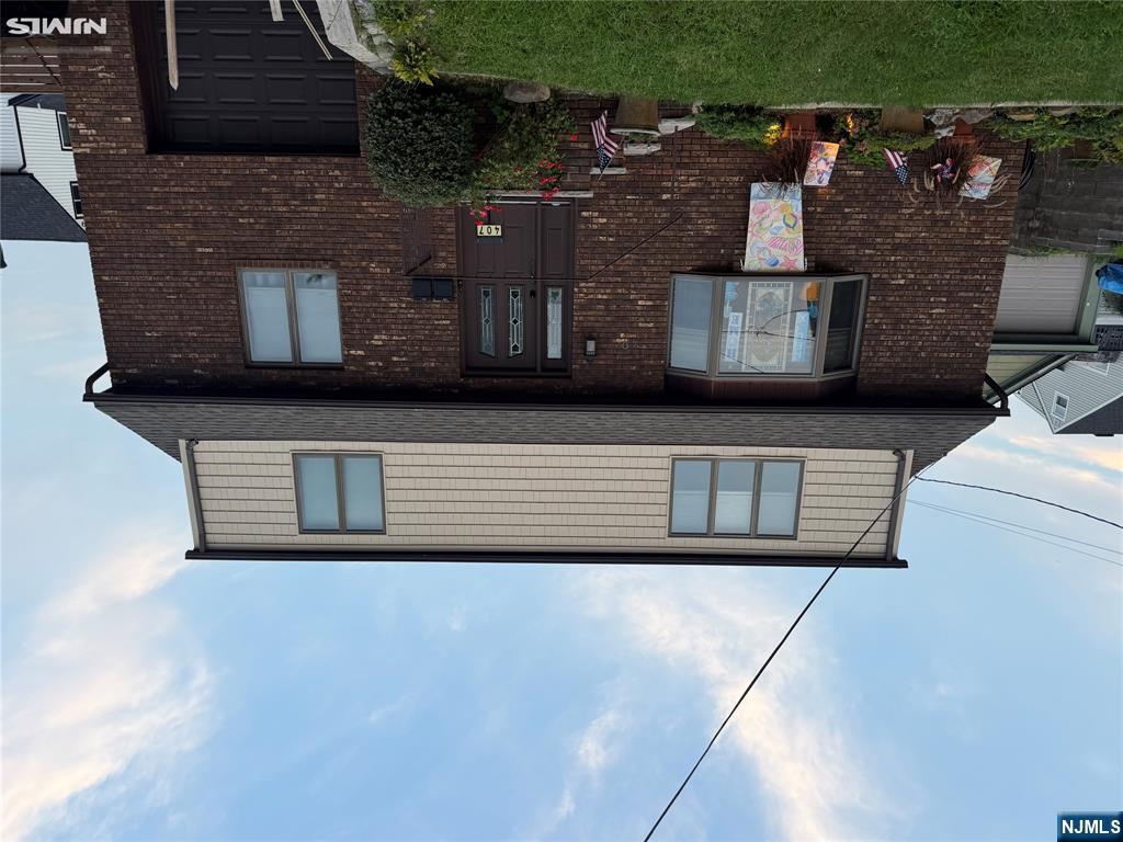 407 Berry Avenue Property Photo 1