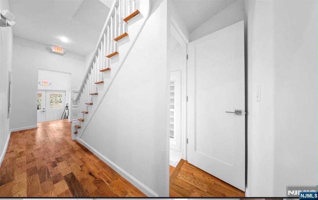 1111 53rd Street B Property Photo 8