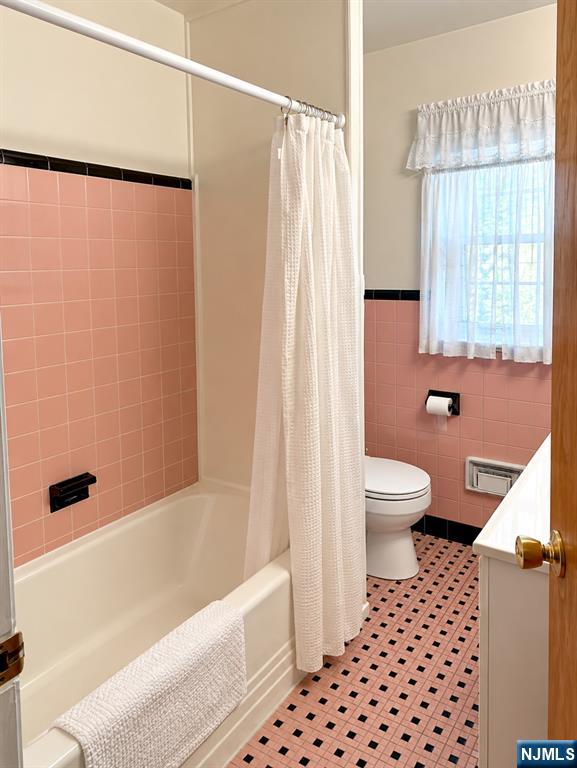 241 Highland Avenue Property Photo 22