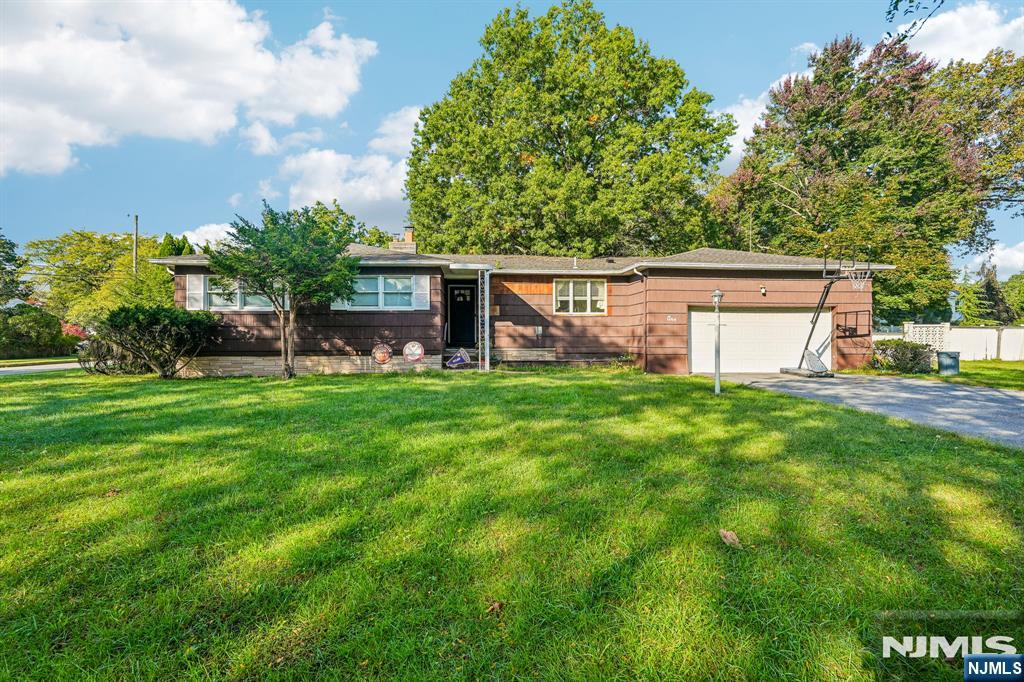 1 Raleigh Lane Property Photo 1