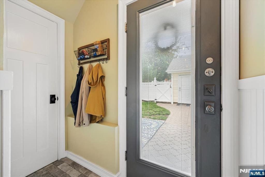 211 Walnut Avenue Property Photo 27