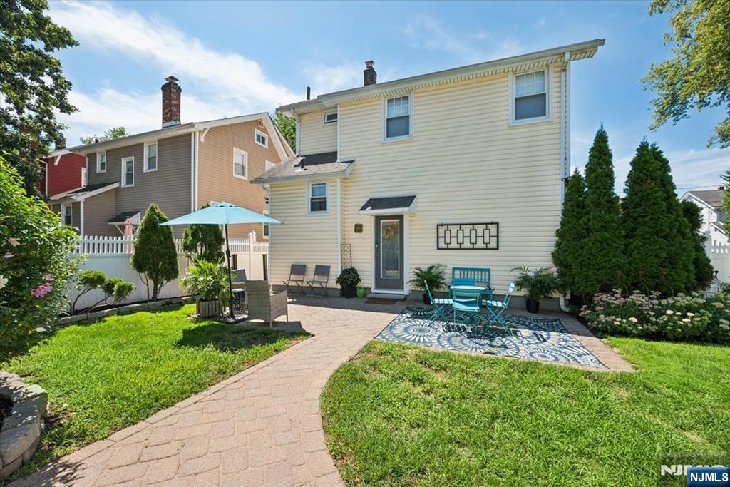 211 Walnut Avenue Property Photo 29