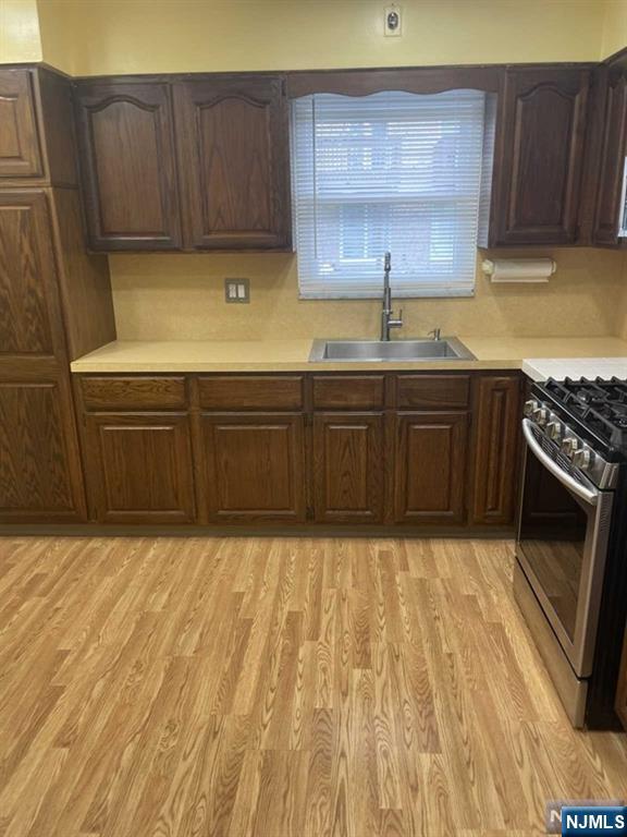544 6th Street 2nd Floor Property Photo 8