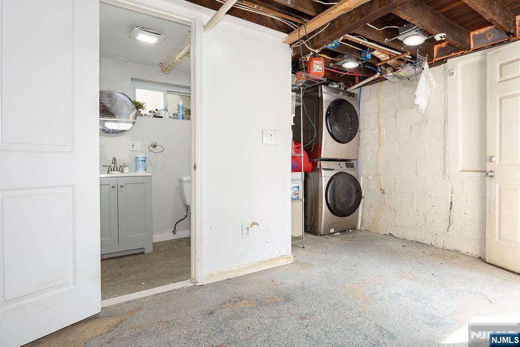 420 Dewitt Avenue Property Photo 14