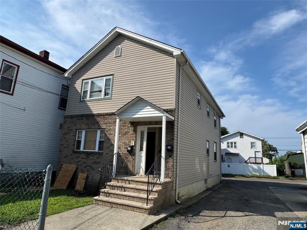 25 Ryerson Avenue Property Photo 1