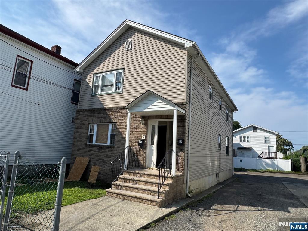 25 Ryerson Avenue Property Photo 3